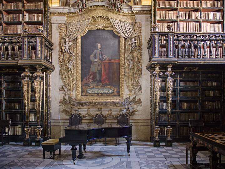 Bibliothek Joanina Coimbra