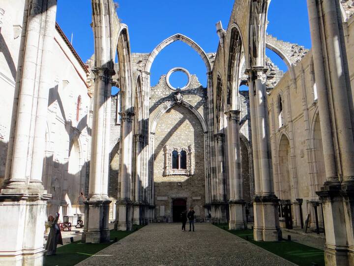 Klosterkirche Carmo In Lissabon Portugal 360